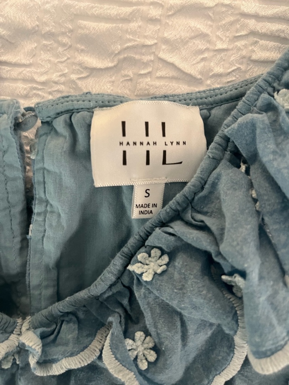 Anthropologie Hannah Lynn chambray embroidered smocked crop top longslv blouse - Picture 7 of 12